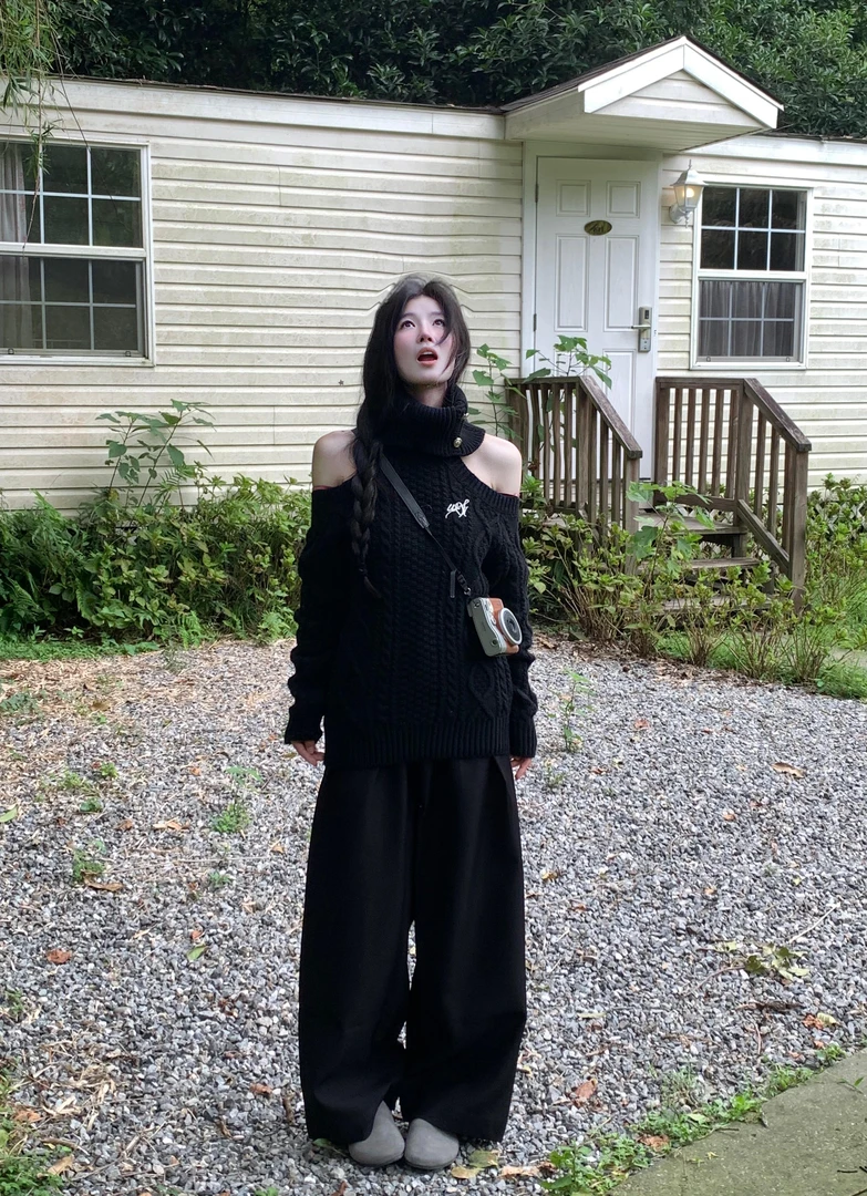 2025早秋新款韩系气质通勤银扣露肩毛衣上衣女百搭黑色阔腿休闲裤