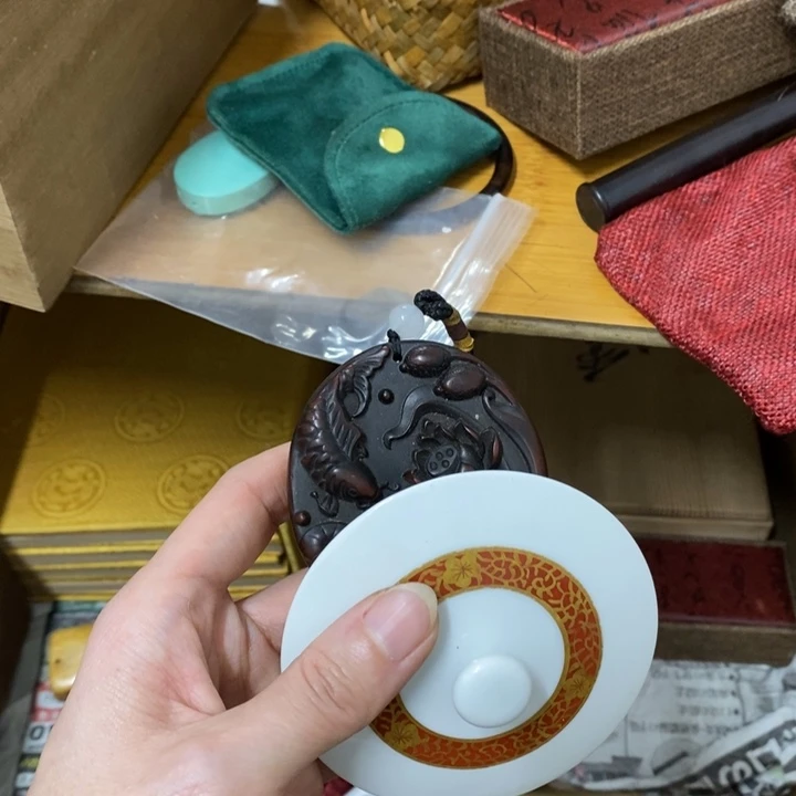 瓷片哈中古工艺品一件