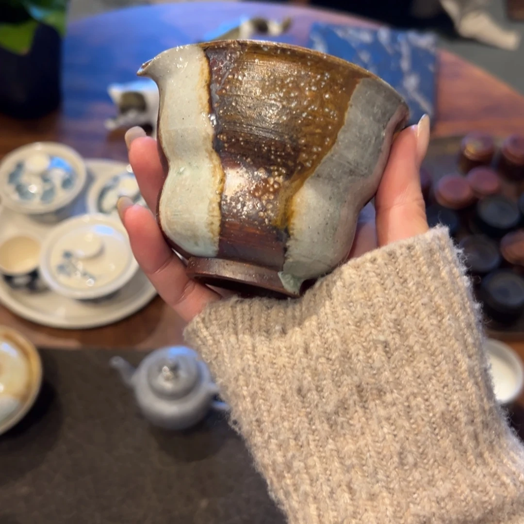 陶瓷。     陶瓷。