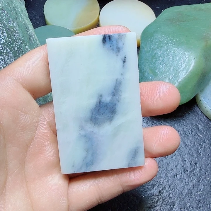 和田玉（糖玉）未镶嵌珠宝奇石开**了