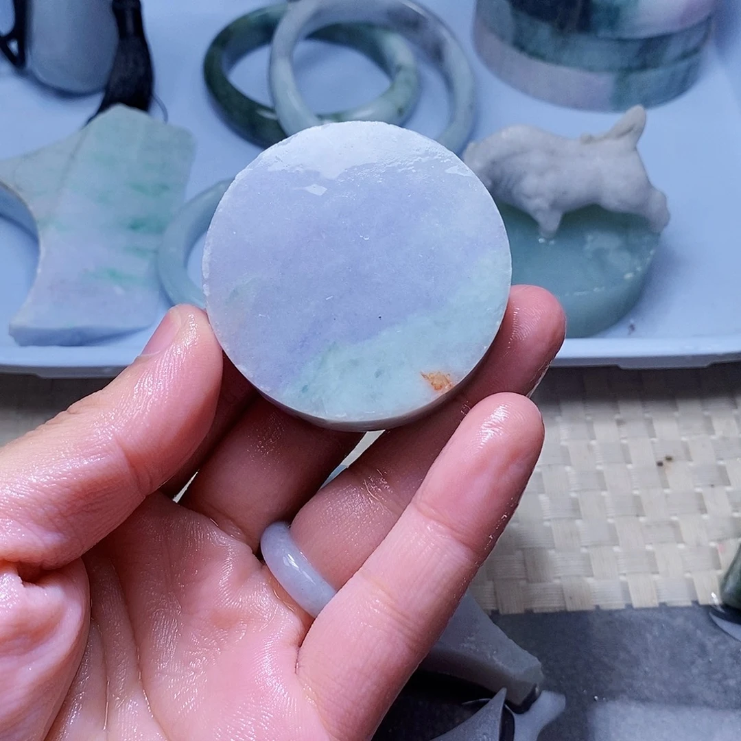 翡翠未镶嵌颈饰585