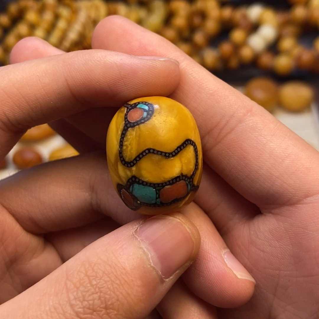 蜜蜡未镶嵌珠宝奇石