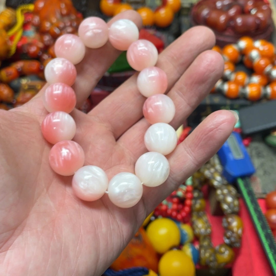 琥珀裸石未镶嵌好物推荐如图所示