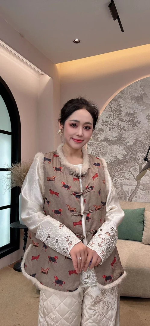 【禾禾家】“马上有钱花”气质款时尚国风女装加棉马甲 16123-11