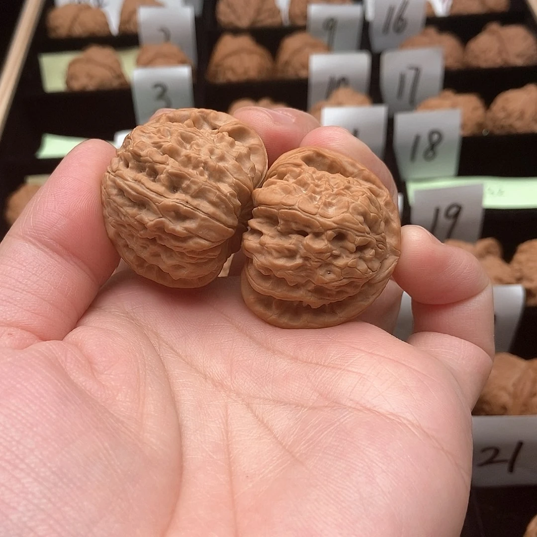 文玩核桃吊坠m*n白狮子