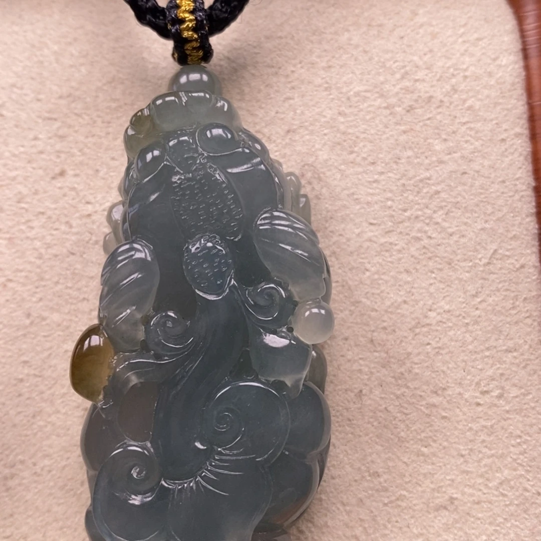 三***景翡翠未镶嵌颈饰如意貔貅