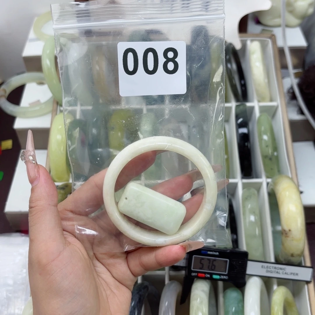 蛇纹石玉未镶嵌手镯辣***喵