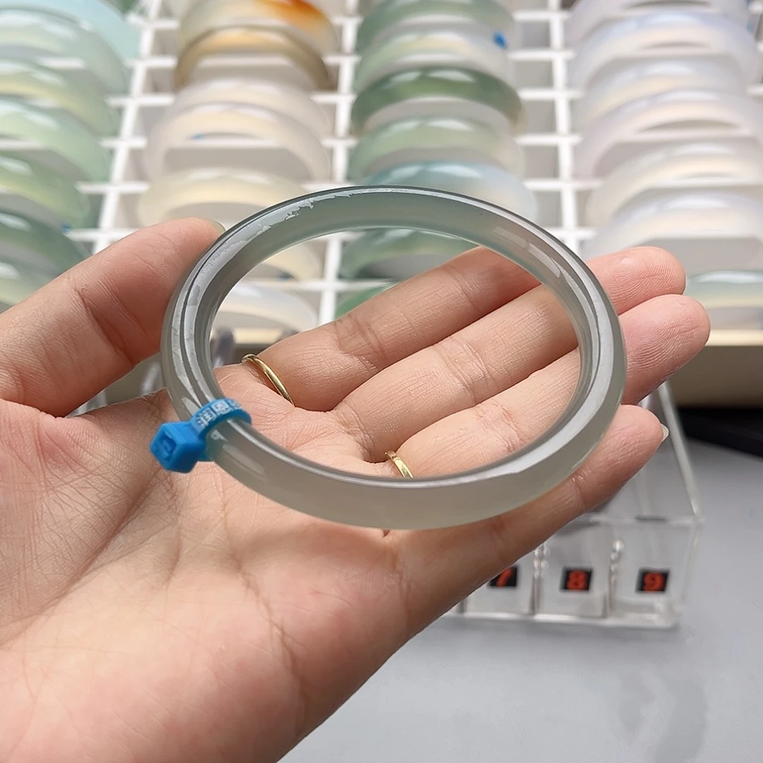 玛瑙/玉髓手镯未镶嵌S***gs f