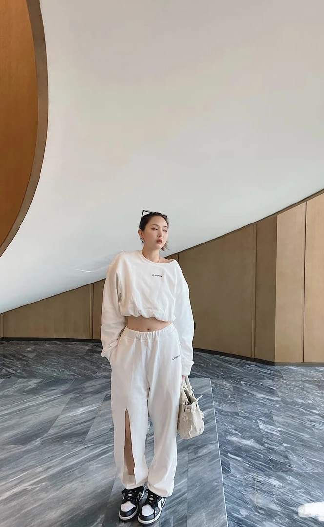 女士潮牌设计感毛圈卫裤