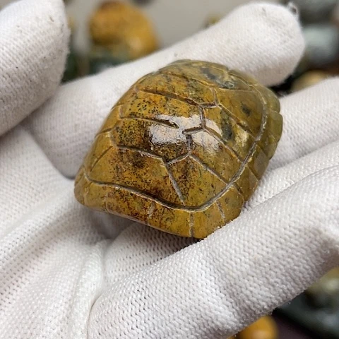 岫岩河磨玉（透闪石质玉）颈饰未镶嵌