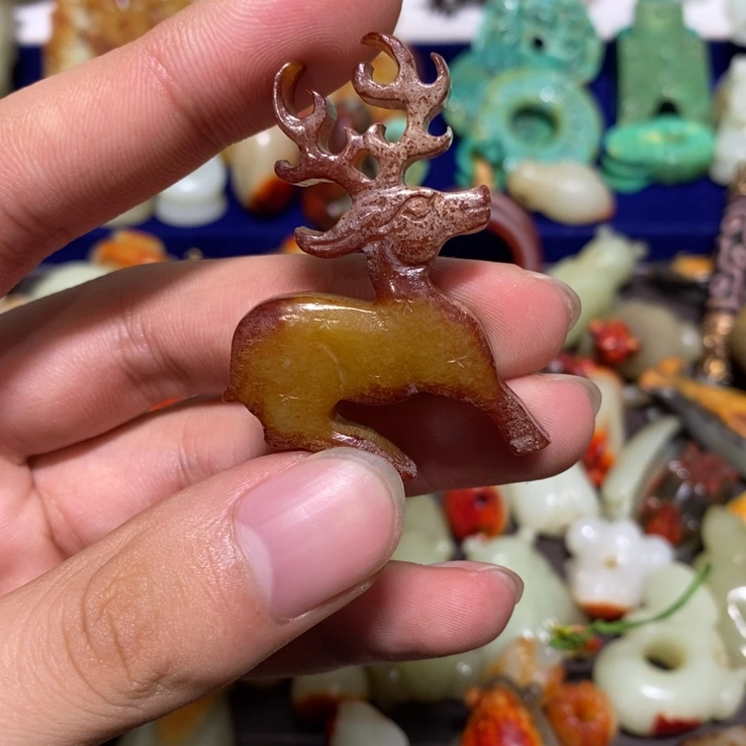 透闪石质玉未镶嵌车挂