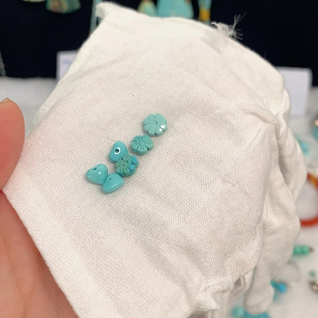 南红玛瑙未镶嵌珠宝奇石