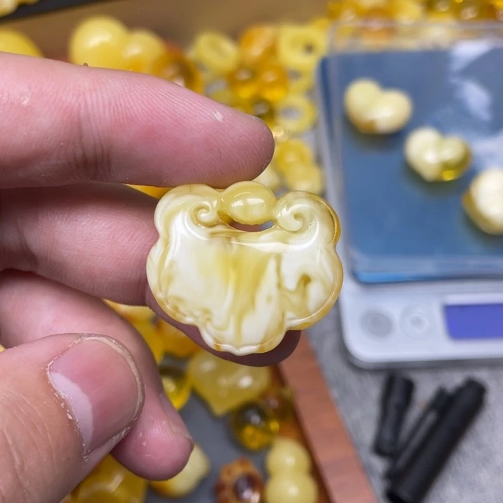 要****琥珀未镶嵌珠宝奇石