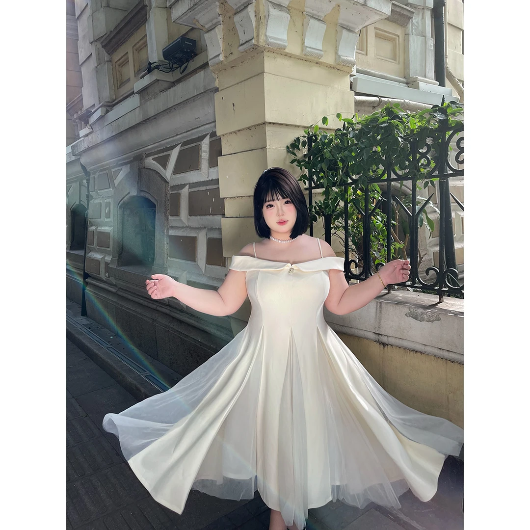 雪雪 【 白玫奶芙】法式一字肩网纱拼接吊带连衣裙大码新品收腰长裙