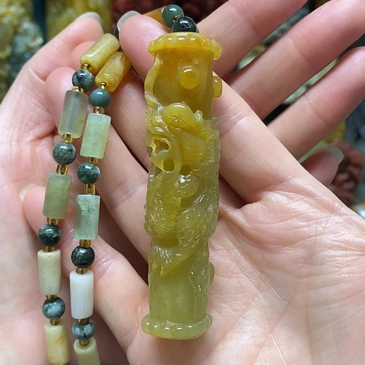 岫玉未镶嵌吊坠(赠链)