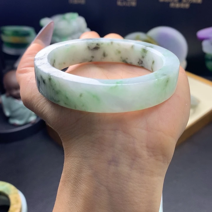 定制翡翠未镶嵌翡翠手镯8.