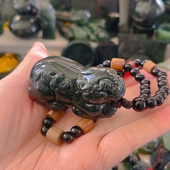 蛇纹石玉颈饰未镶嵌