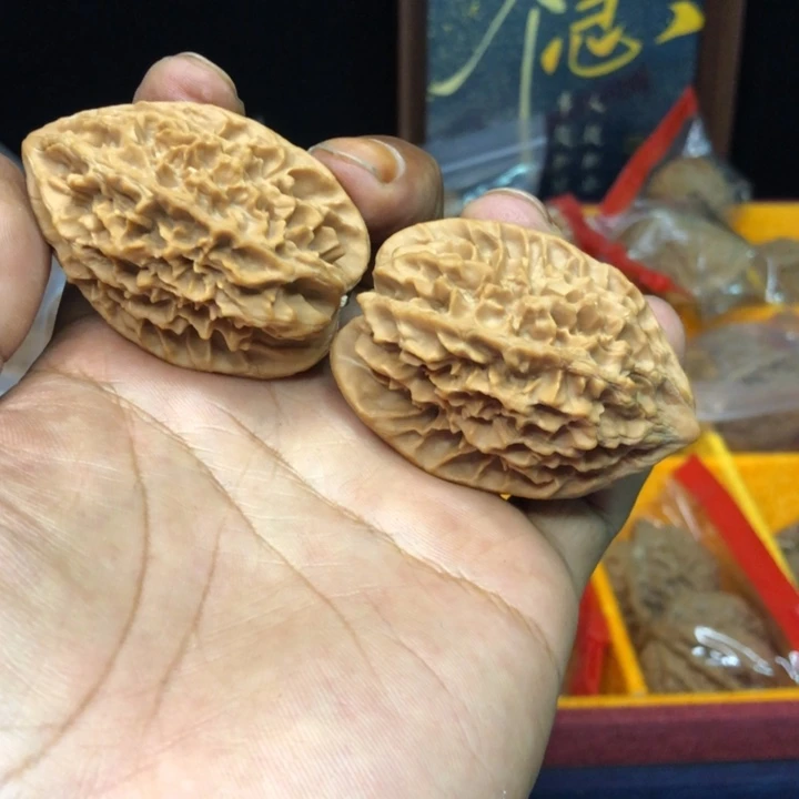 文玩核桃吊坠39 边 56 高