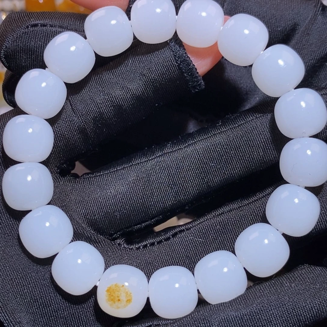 明***性和田玉未镶嵌手链