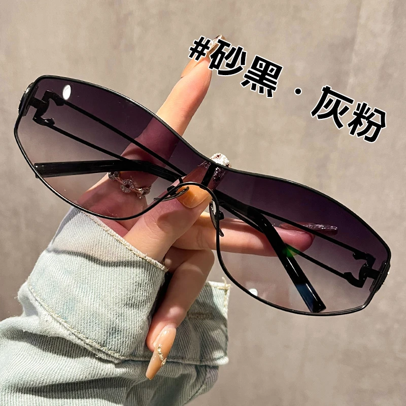 老钱风网红2025新款高级感猫眼墨镜女时尚复古圆脸显瘦时尚太阳镜