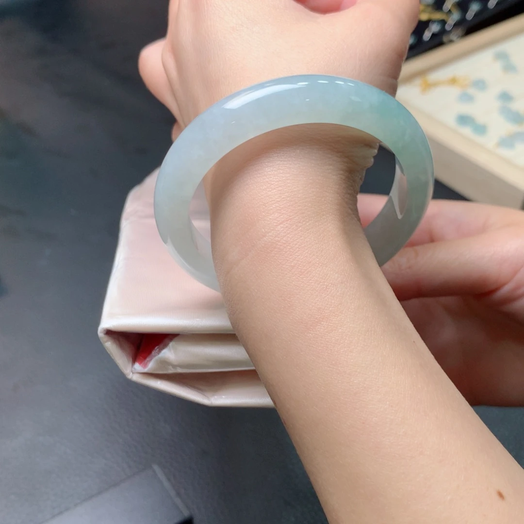 未镶嵌手镯翡翠翡翠