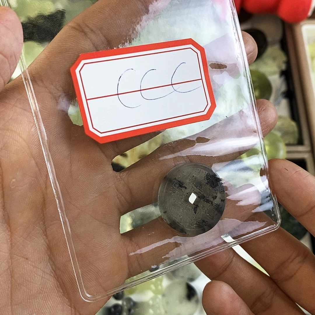 蛇纹石玉颈饰未镶嵌超****王