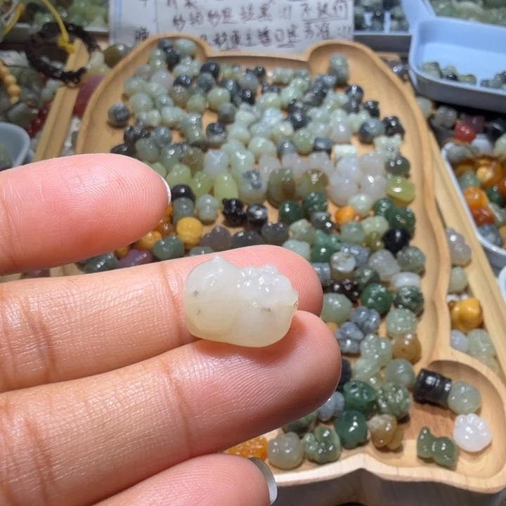 和田玉未镶嵌珠宝半成品*‍****