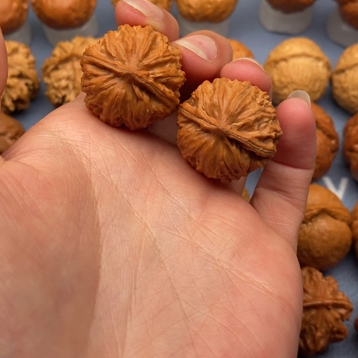 文玩核桃把件树皮球