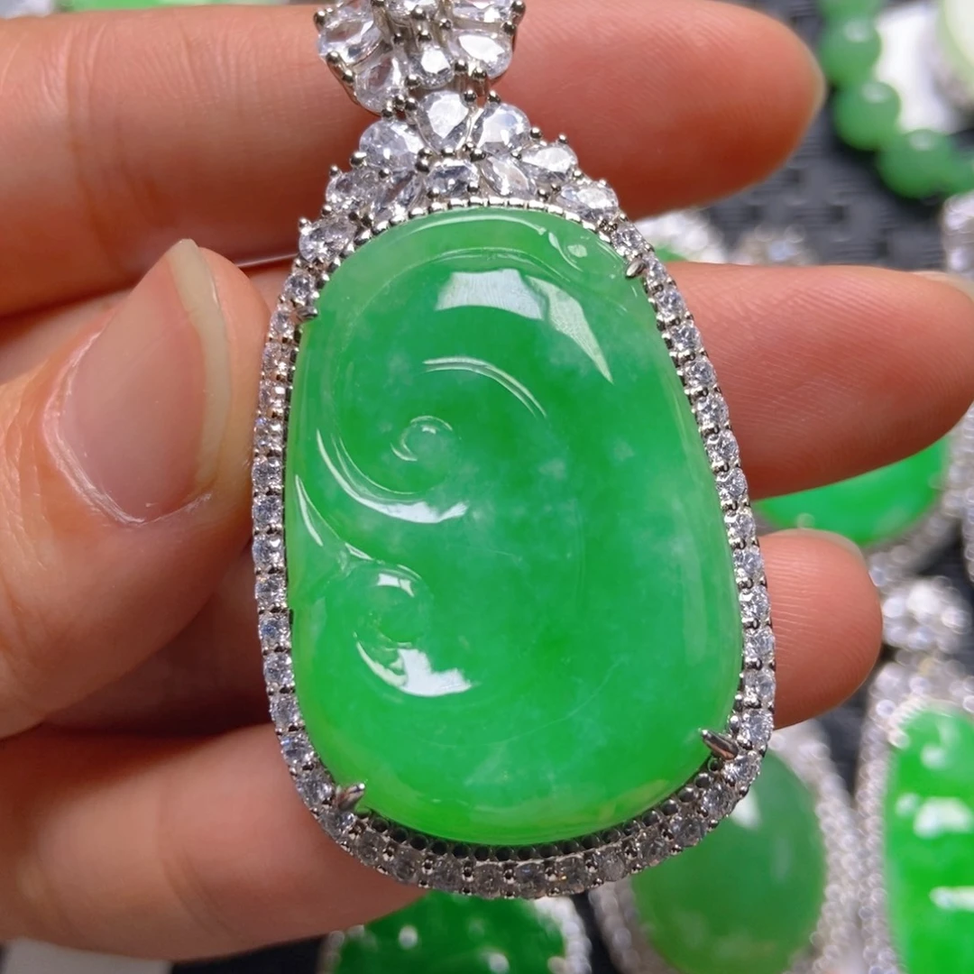 翡翠银S925镶嵌颈饰如意吊坠