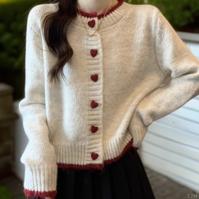 韩系慵懒风拼色爱心纽扣设计感针织开衫2025秋冬新款软糯毛衣外套