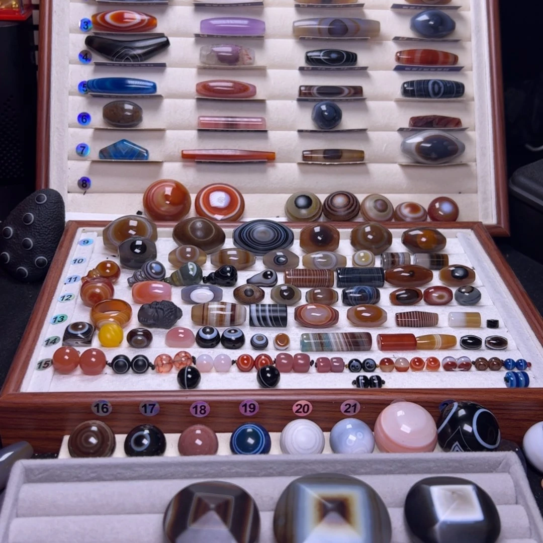 你***见玛瑙/玉髓未镶嵌颈饰