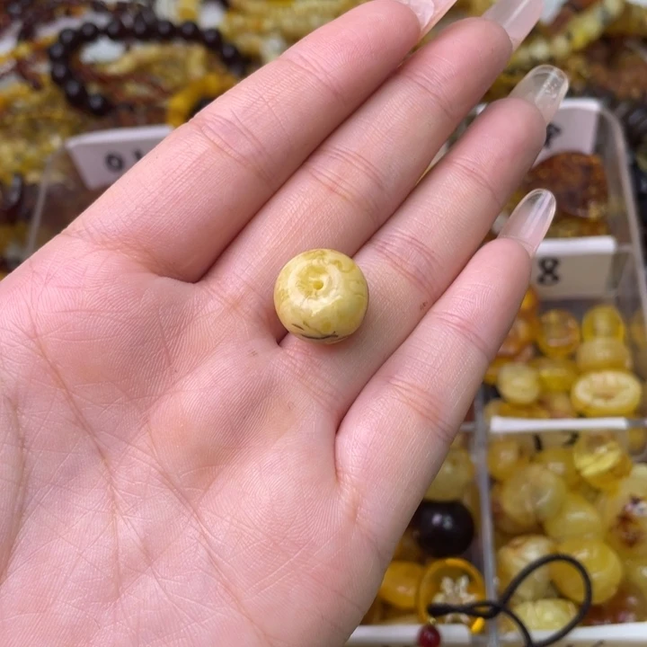 风***…琥珀未镶嵌珠宝奇石