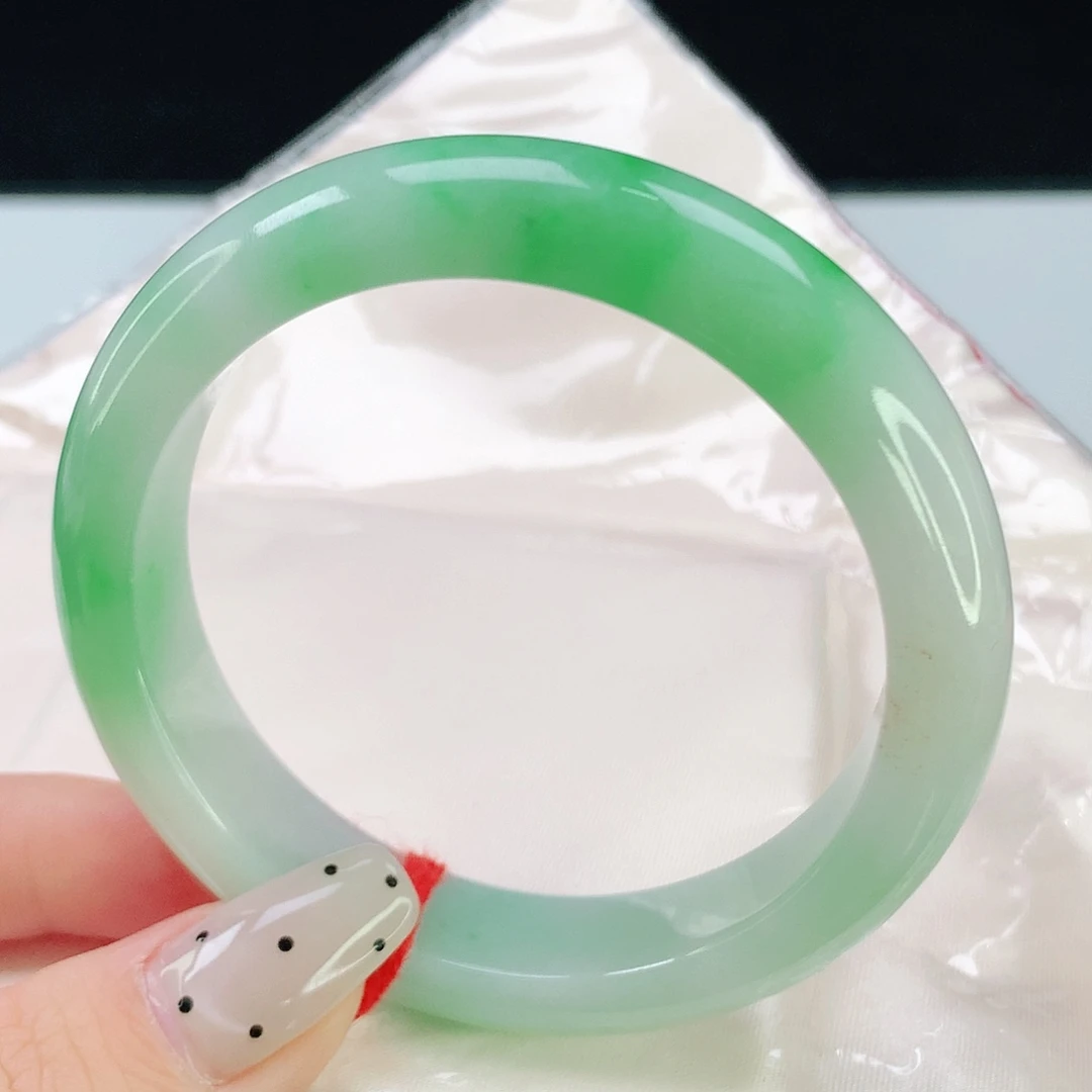 翡翠未镶嵌手镯823