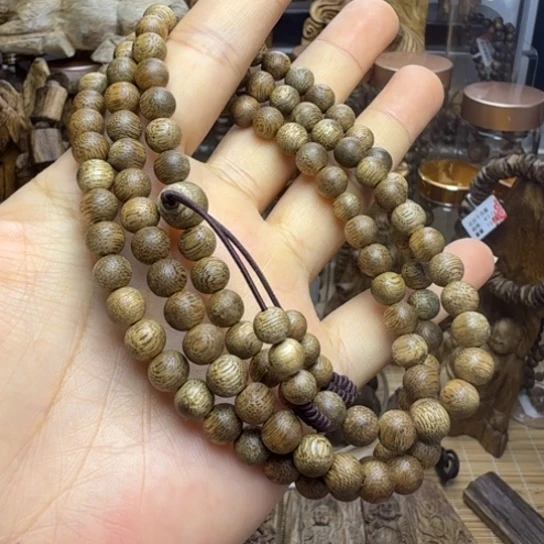 沉香碎屑沉香招****9柬埔寨 0.7 的，11.7 克