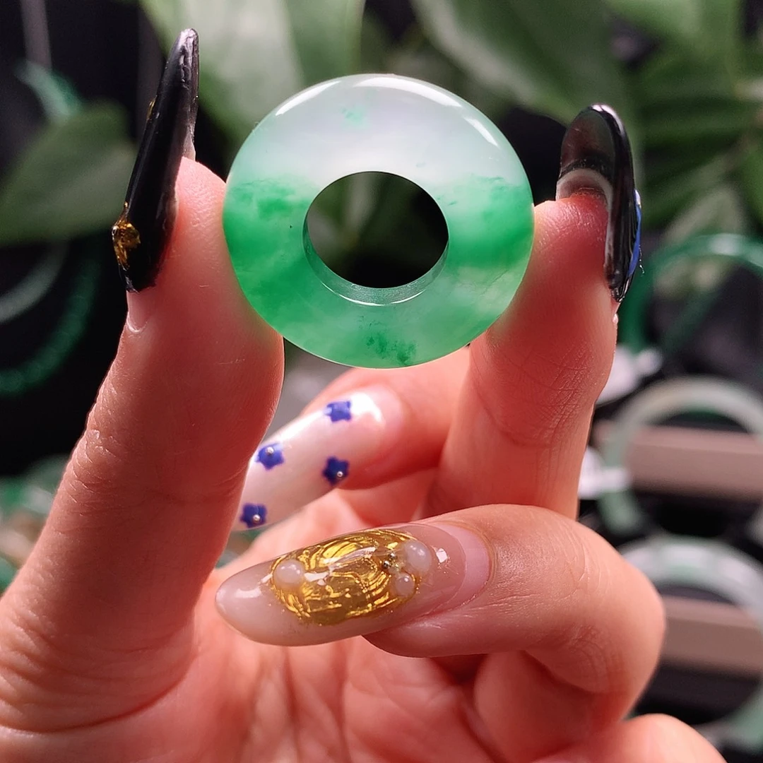 石英质玉未镶嵌吊坠