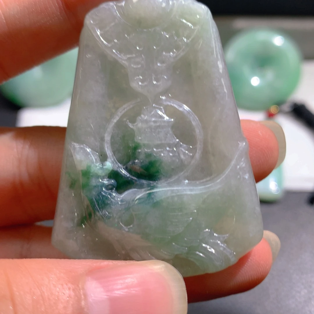 翡翠未镶嵌颈饰翡翠