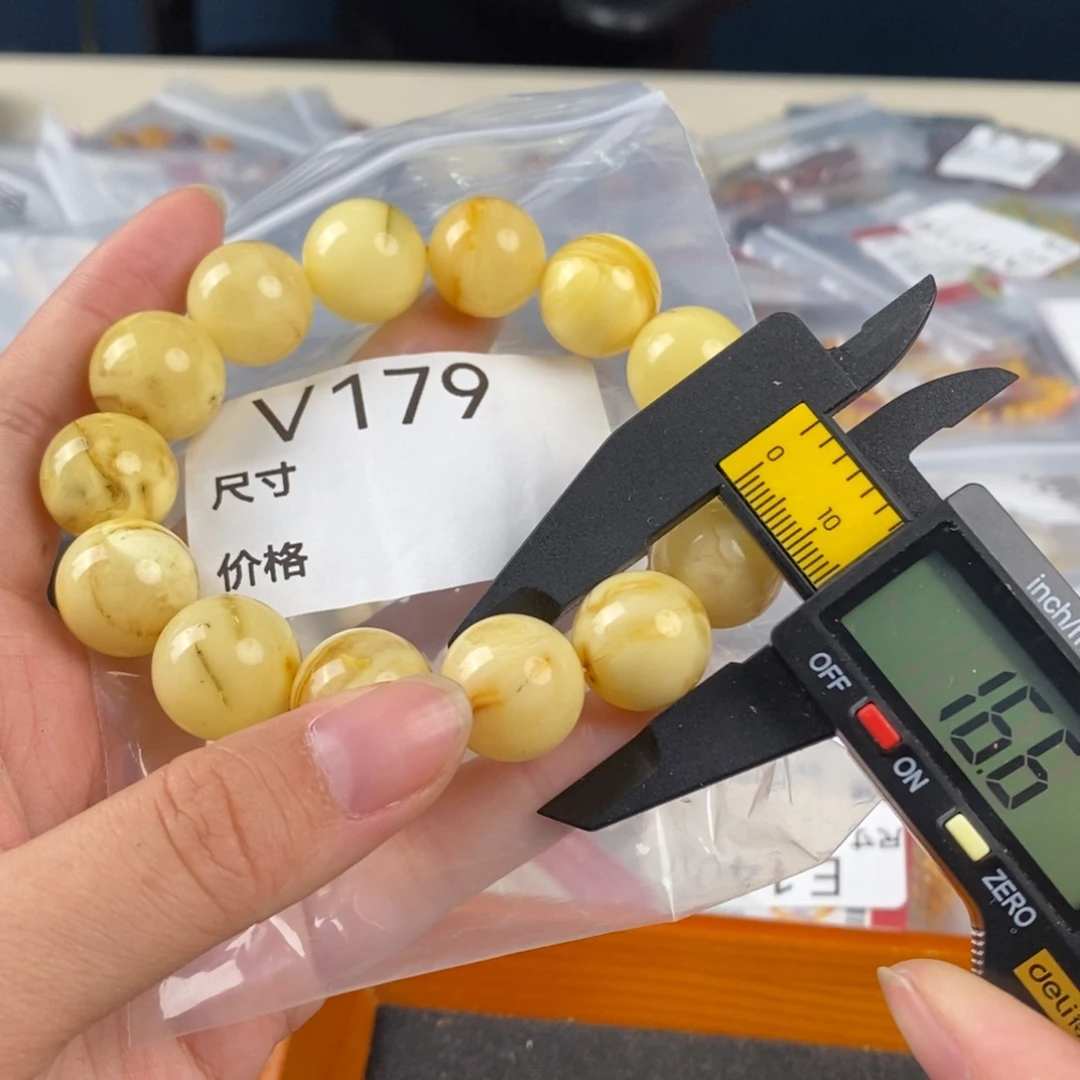 蜜蜡未镶嵌珠宝奇石