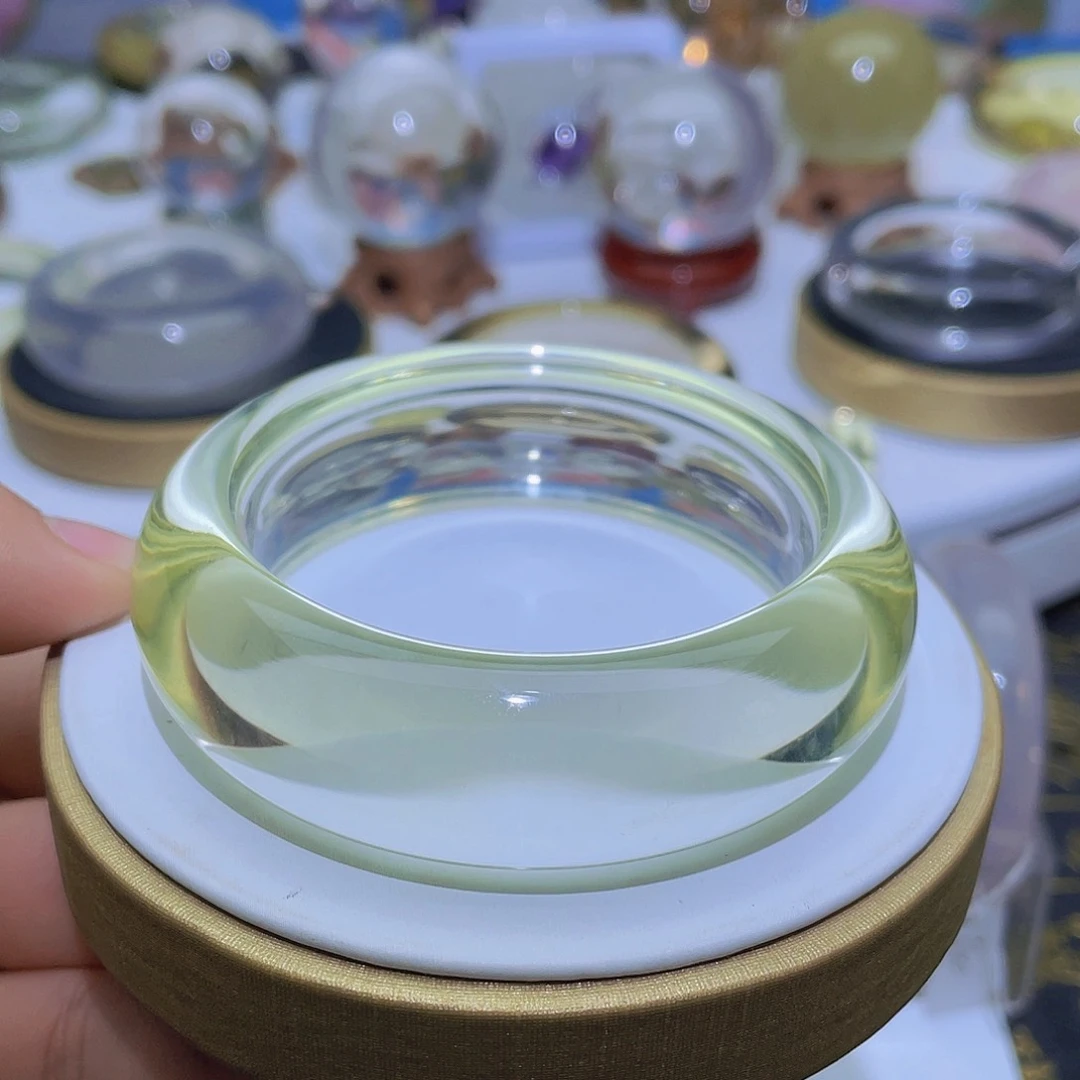 水晶手镯未镶嵌天然纯净体黄水晶手镯