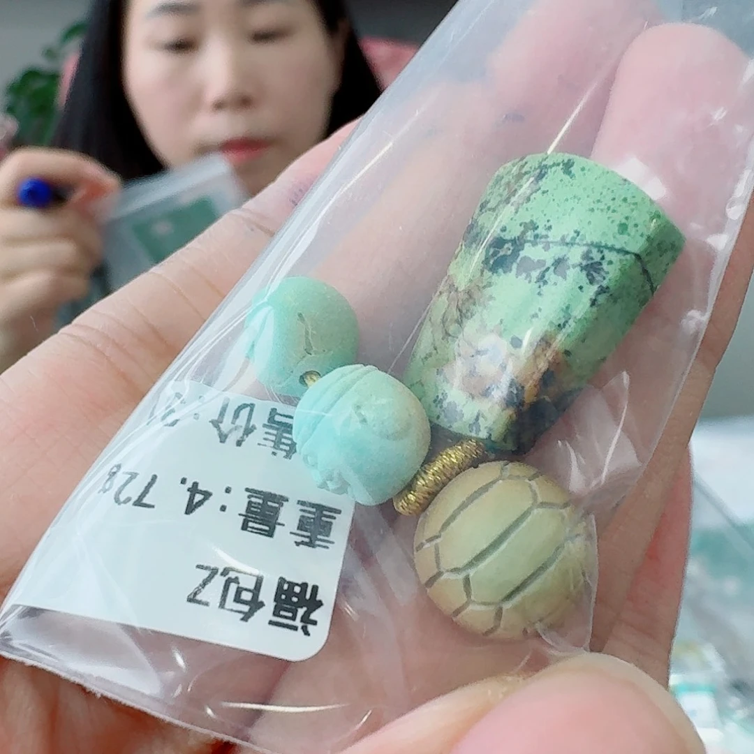 绿松石未镶嵌珠宝奇石