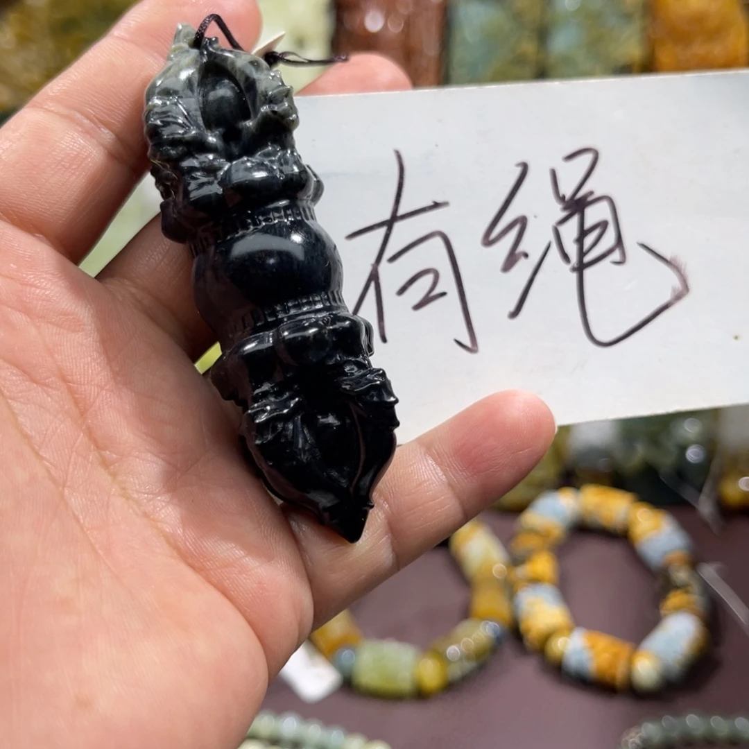 未镶嵌蛇纹石玉颈饰