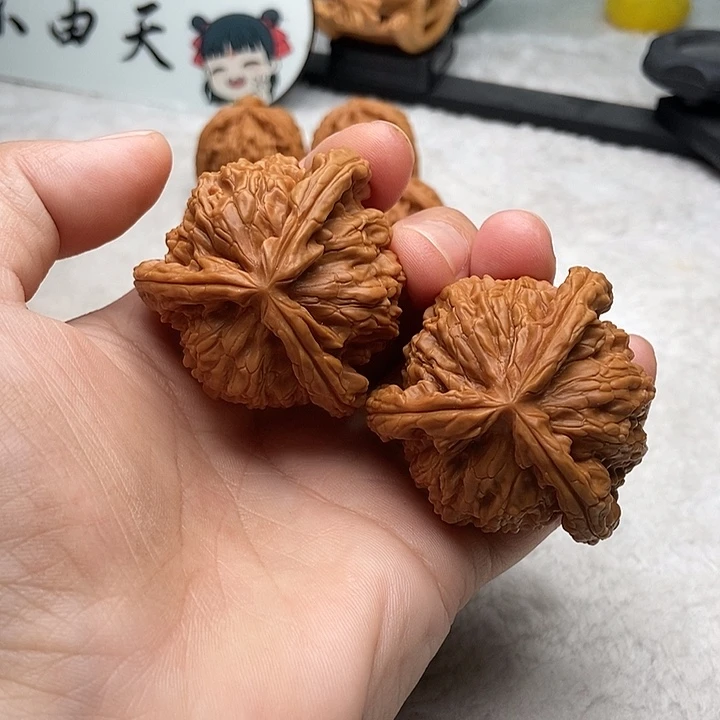 文玩核桃把件凤**槃三棱