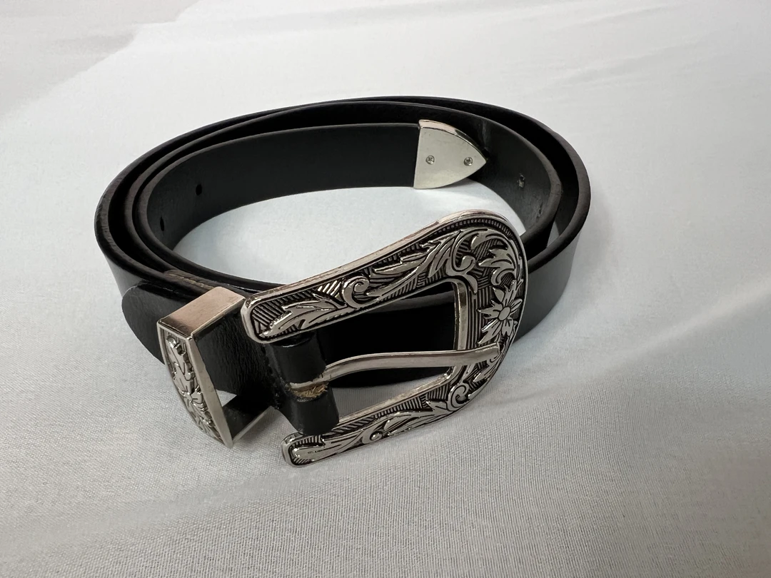 雕花牛皮腰带w025