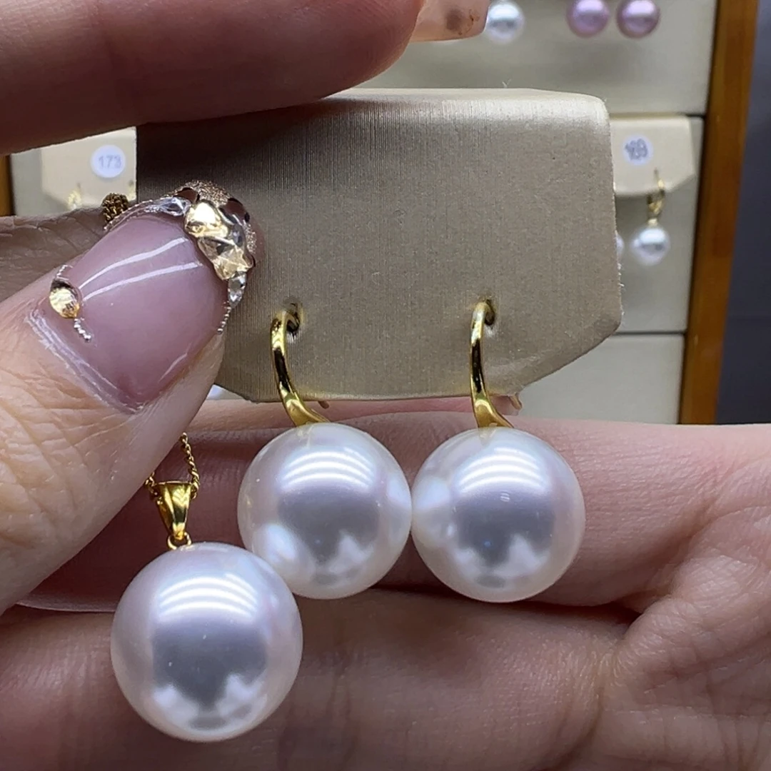 淡水珍珠18K金镶嵌吊坠(赠链)