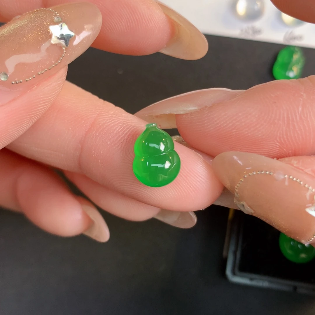 翡翠裸石10.7/8.0/4.25fcfc