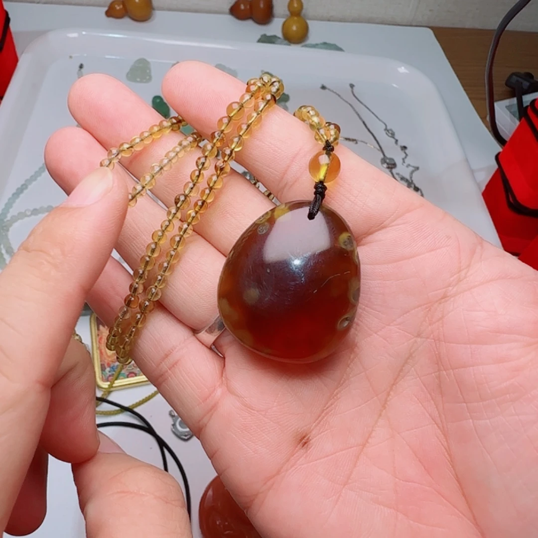 琥珀未镶嵌吊坠(赠链)