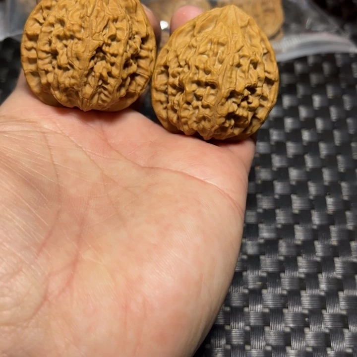 文玩核桃吊坠狮子毛