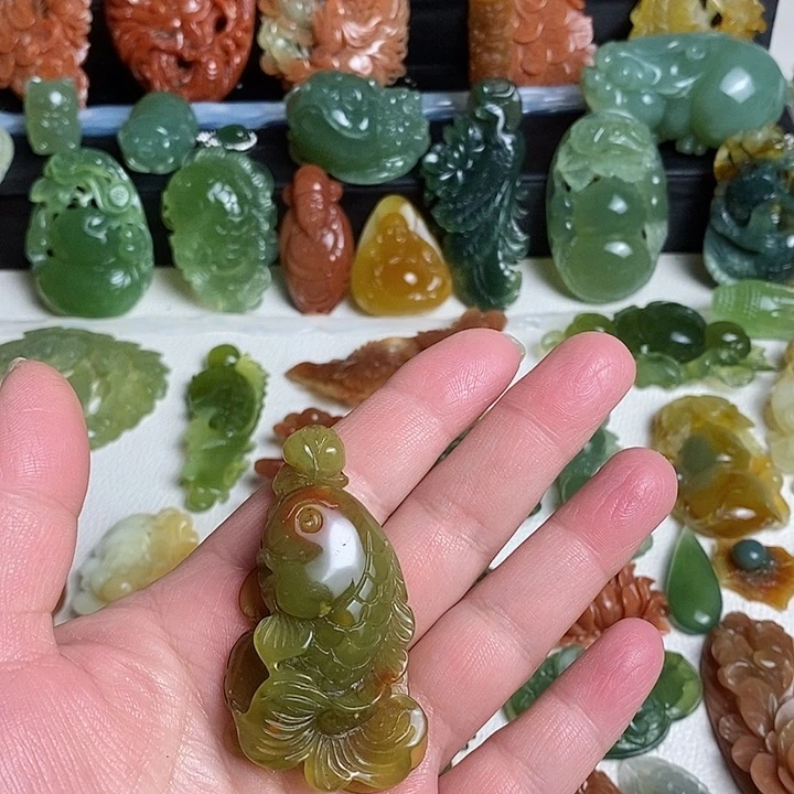 未镶嵌蛇纹石玉颈饰