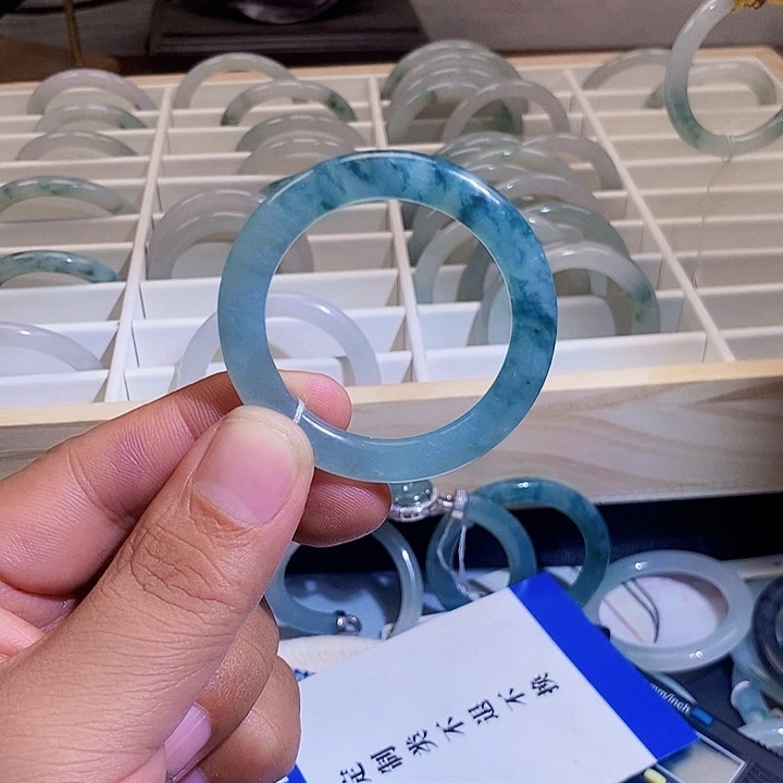 颈饰未镶嵌翡翠喜*?翡翠