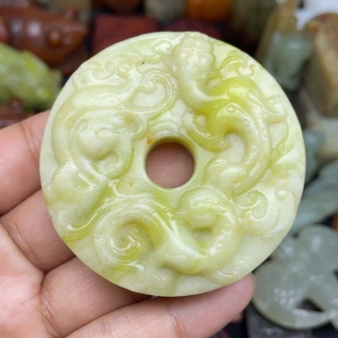 蛇纹石玉未镶嵌颈饰24