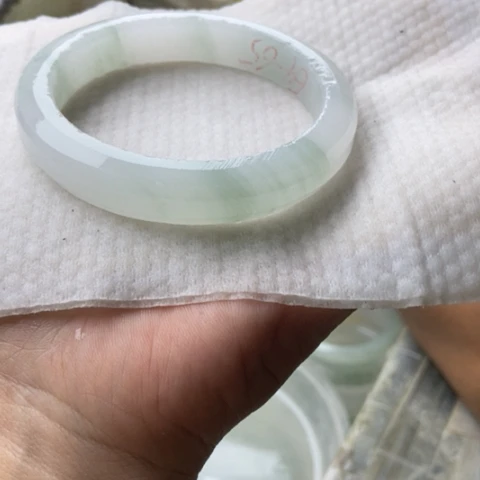 佟***彤石英质玉（金丝玉）未镶嵌手镯加工定制